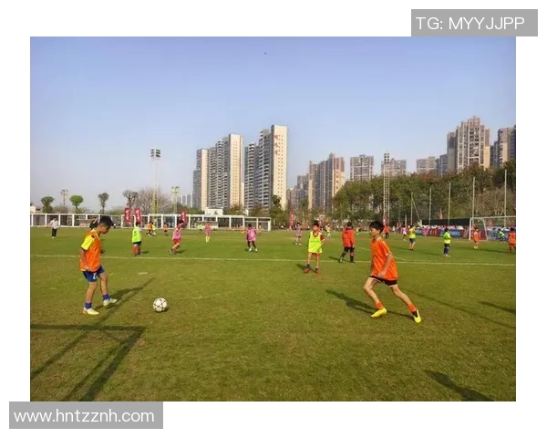 支云足球引领新潮流打造全民健身新模式助力青少年成长与发展 支云足球引领新潮流打造全民健身新模式助力青少年成长与发展
